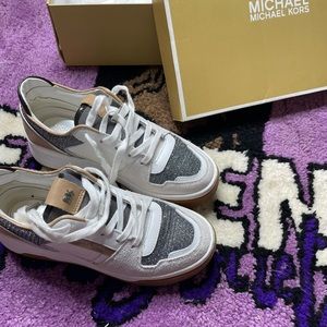 Michael Kors Shoe. Size 6 , worn once.